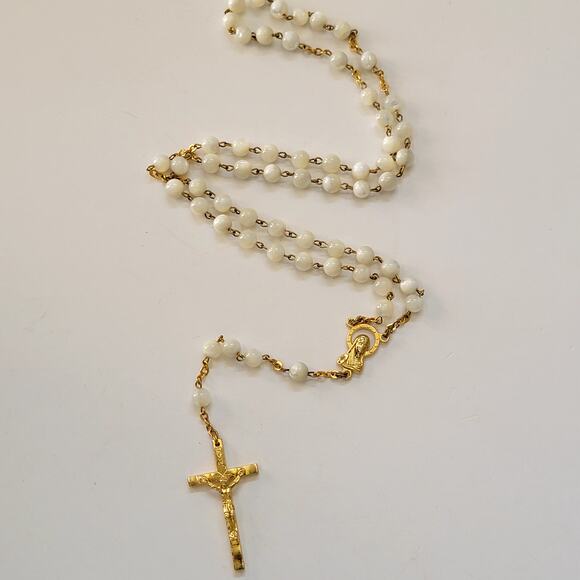 Vintage Rosary White Beads Gold Tone Crucifix Catholic Prayer Religious Jewelry - Picture 6 of 10